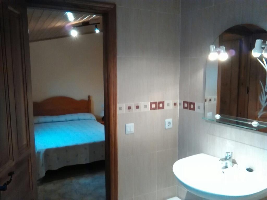 Apartamentos Turisticos Rosario Camarena de la Sierra Szoba fotó